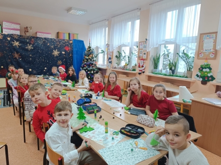 Warsztaty bożonarodzeniowe z udziałem bibliotekarki Filii nr 1 